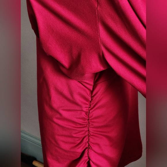 Soft Ruched Red V-Neck Women's Top - Picture 6 of 9